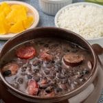 Cómo cocinar feijoada brasileña